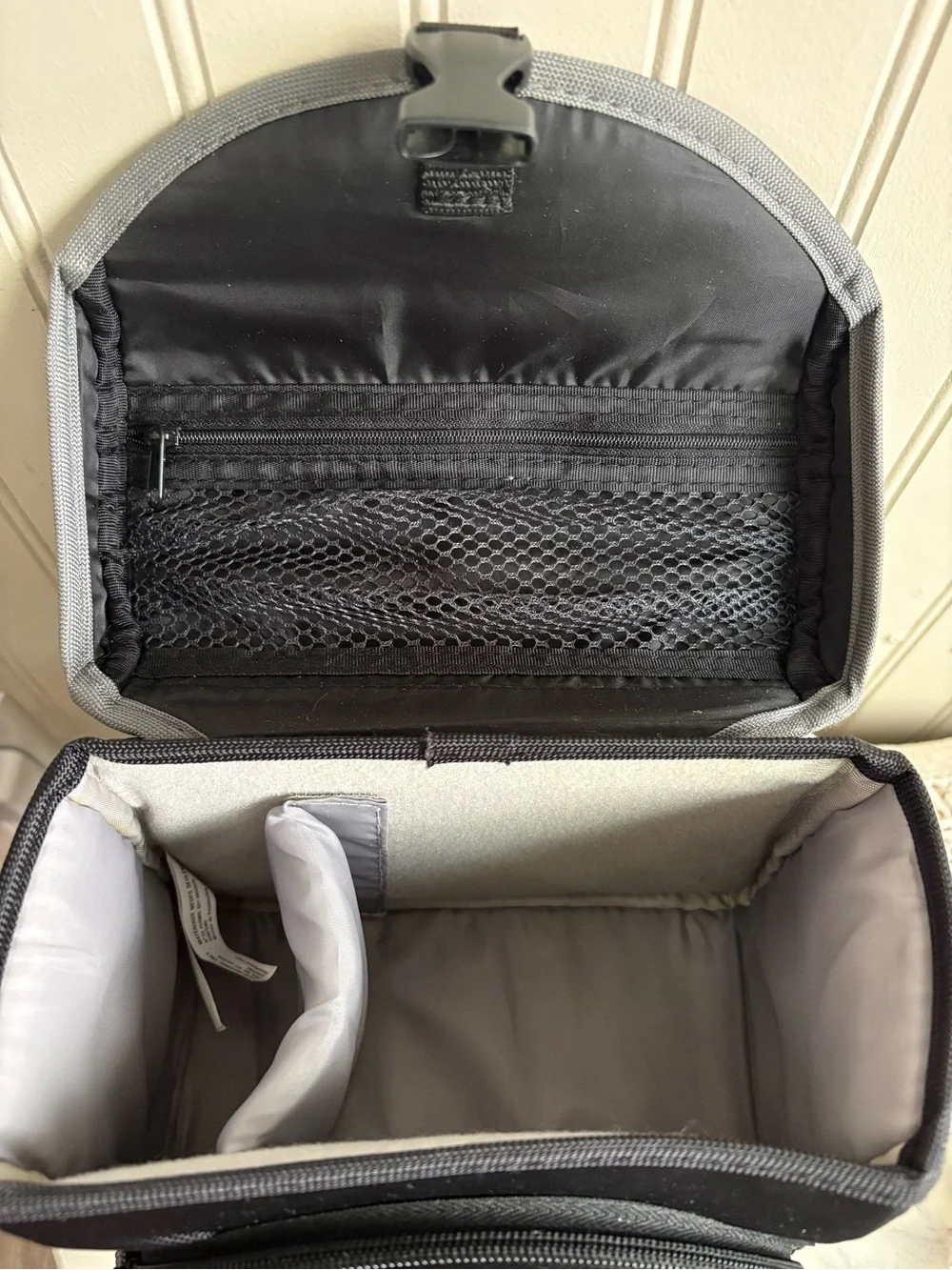 Sony Cushioned Camera Bag LCS-X20 Black Faux Leather Adjustable Strap w/Pockets